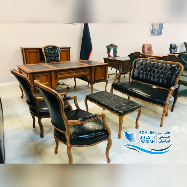 میز مدیریت و نیم ست مبلمان مدل آلمانی